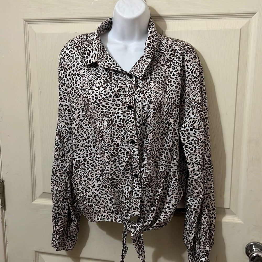 Cheetah print long sleeve blouse NWT
